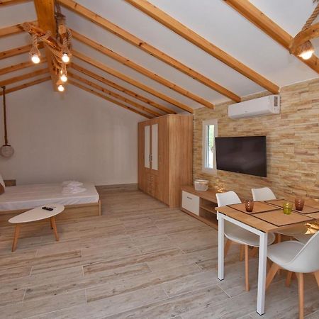 Villa Alex Sinarádes Eksteriør bilde